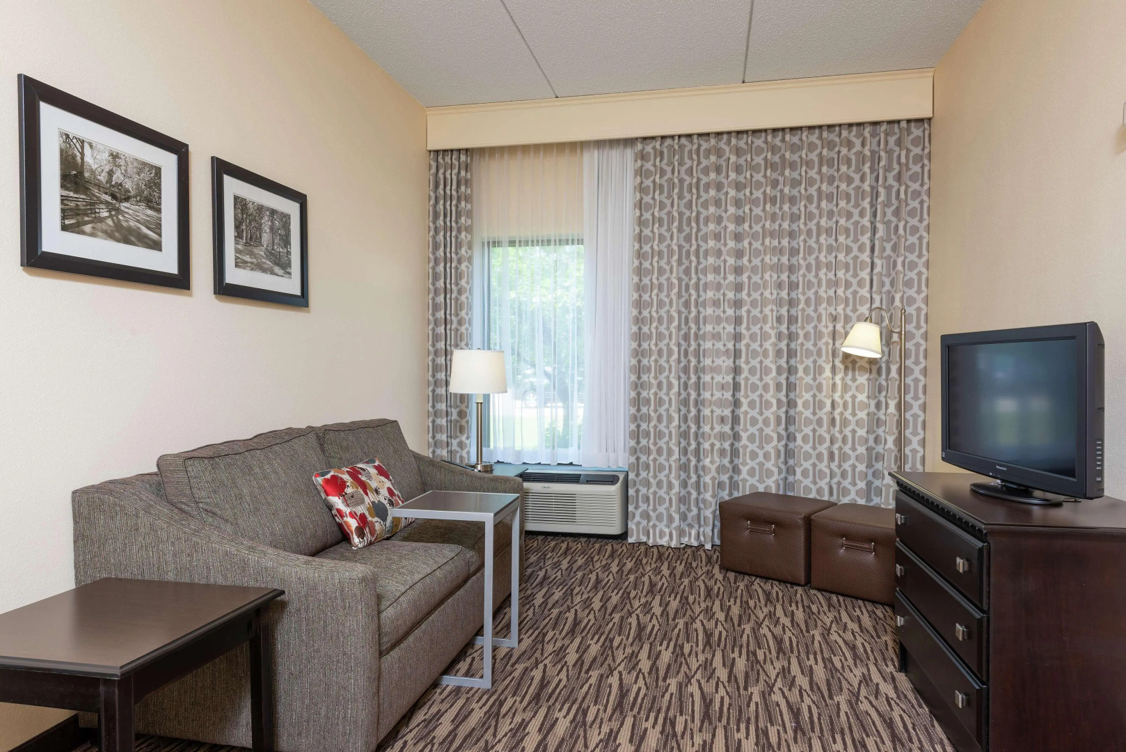 Hampton Inn & Suites Cleveland-Airport/Middleburg Heights