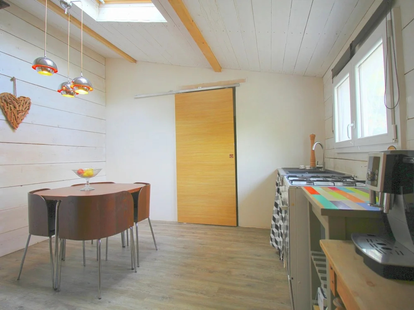 2 Tastefully Furnished Gites With Private Pool, 1km From Faucon