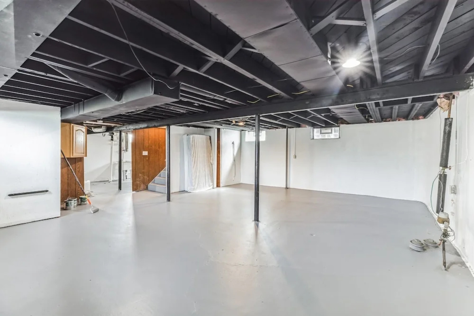 Queen G2 Mansion 3 Bedroom Home by RedAwning