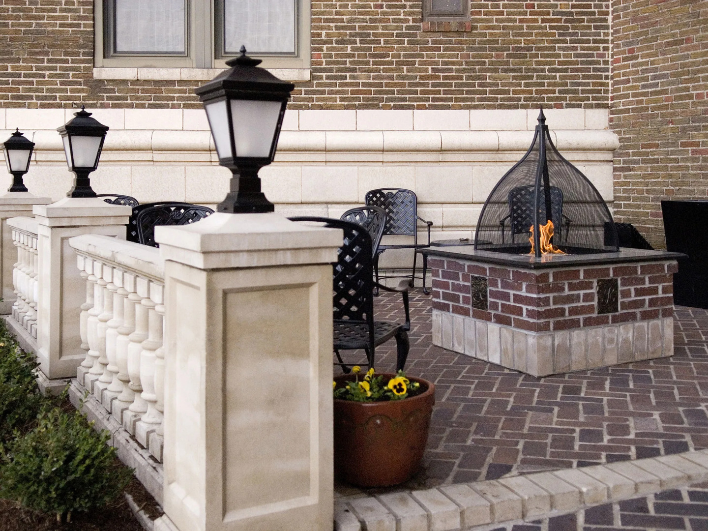 The Raphael Hotel, Autograph Collection