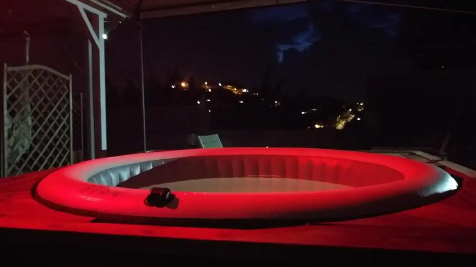 Beau F2 classé, vue mer, spa, jardin, parking et deck privatifs - piscine partagée