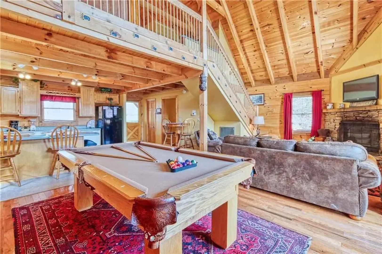 Above Ole Smokys Clouds - One Bedroom Cabin