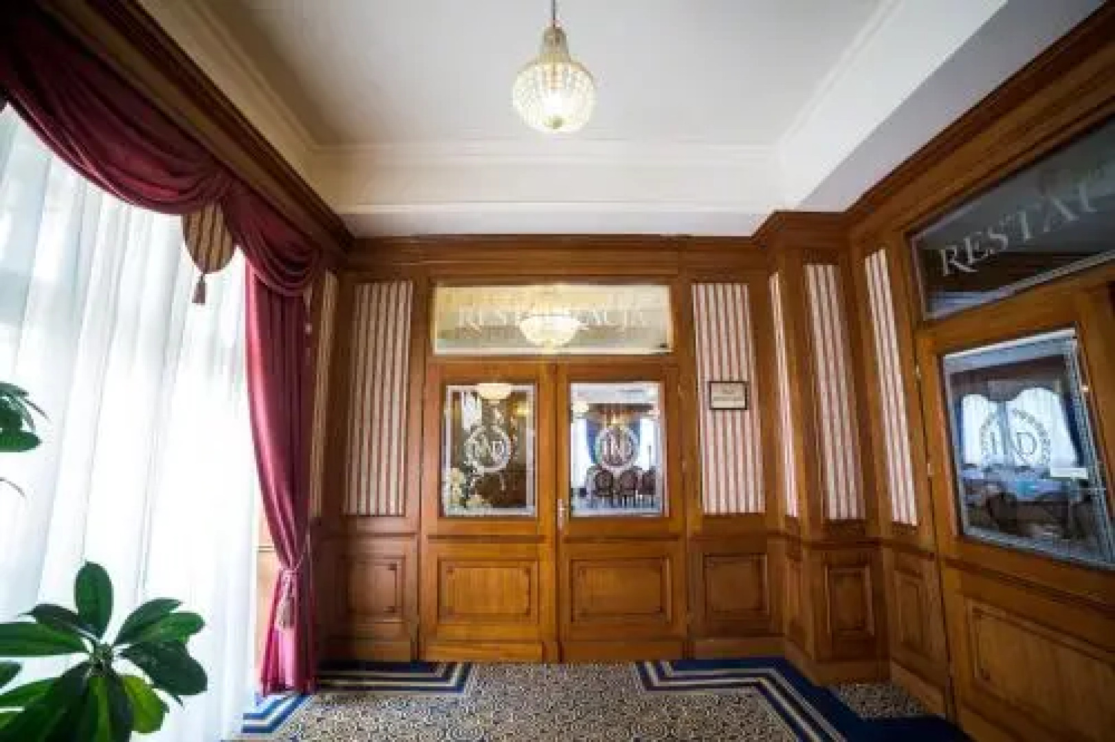 Hotel Nowy Dwór W Zaczerniu