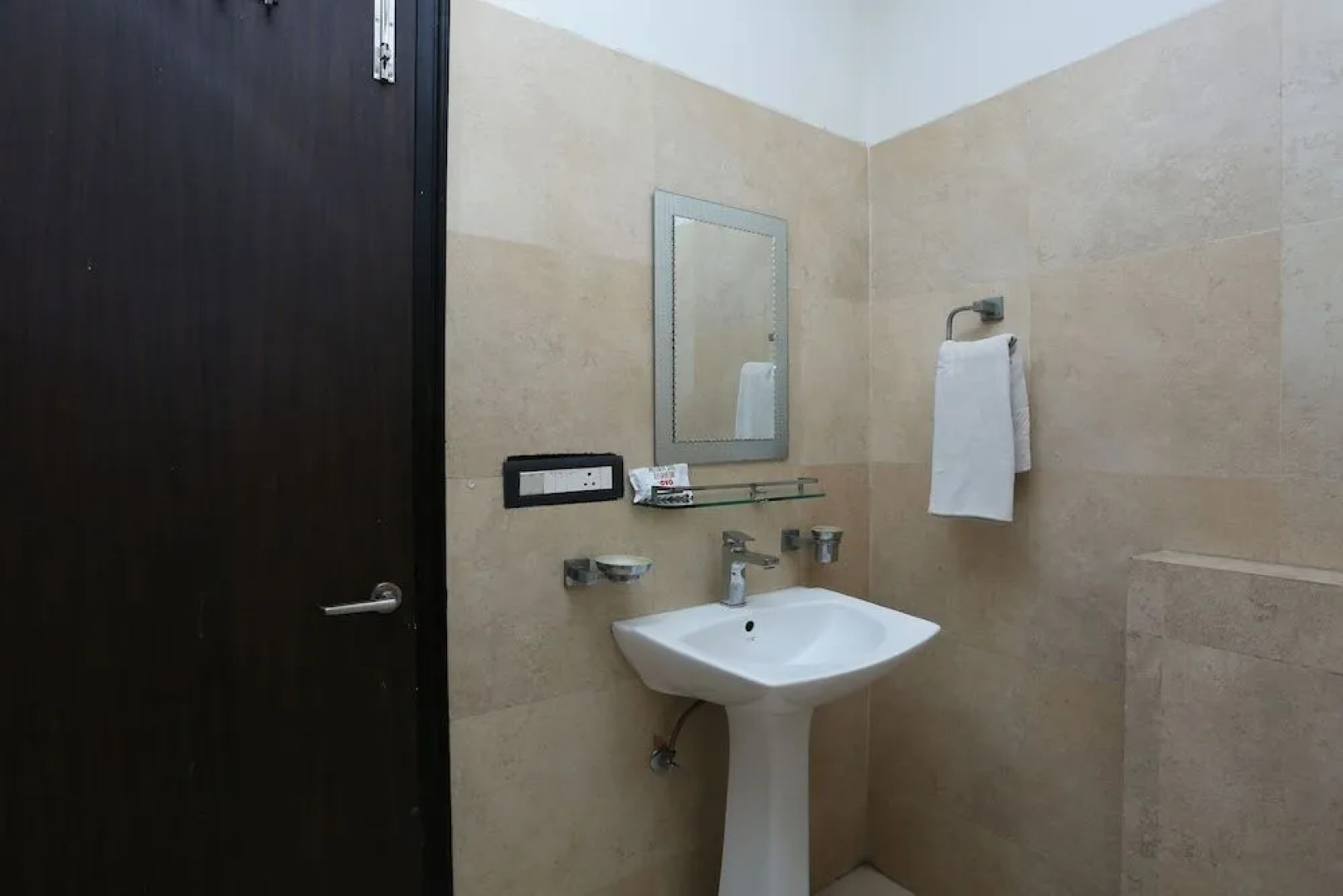 Hotel Galaxy by OYO Rooms