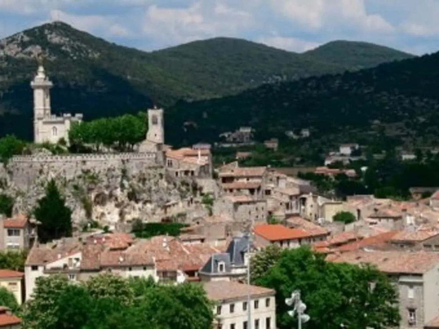 Serene Holiday Home in Les Mages With Balcony