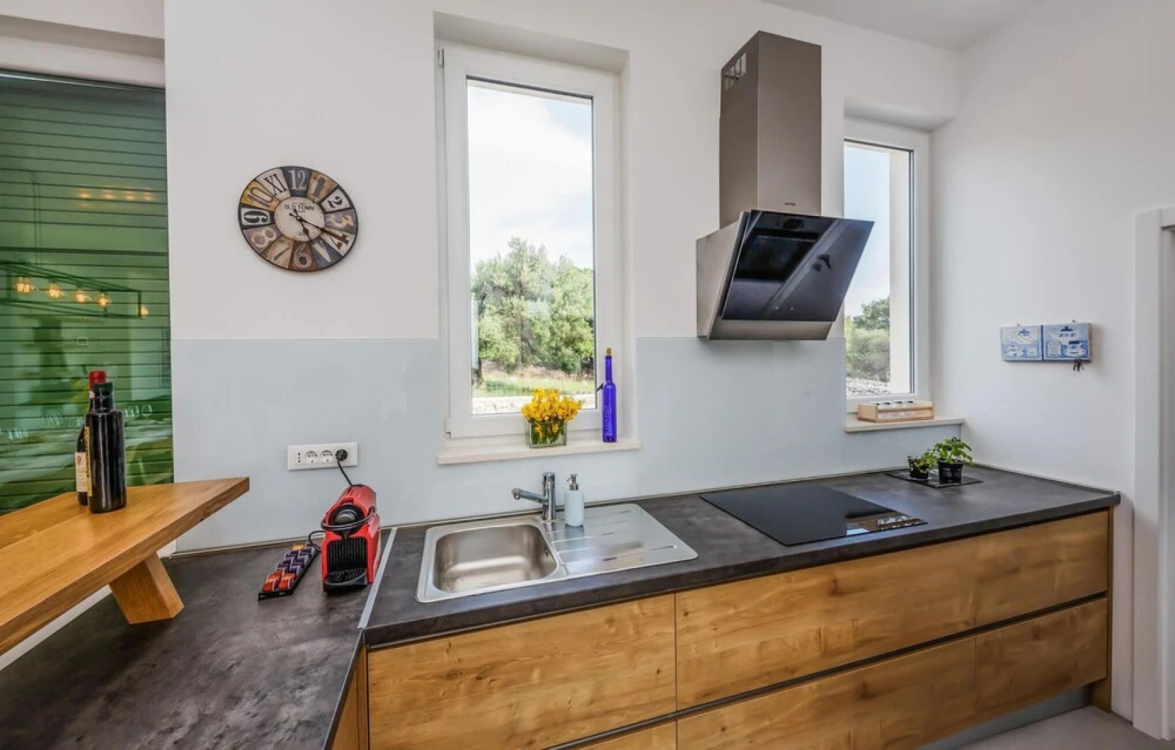 Stunning Home in Lun With Outdoor Swimming Pool, Wifi and 6 Bedrooms