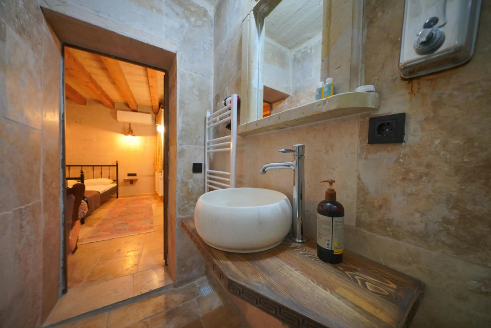 Megaron Cave Hotel