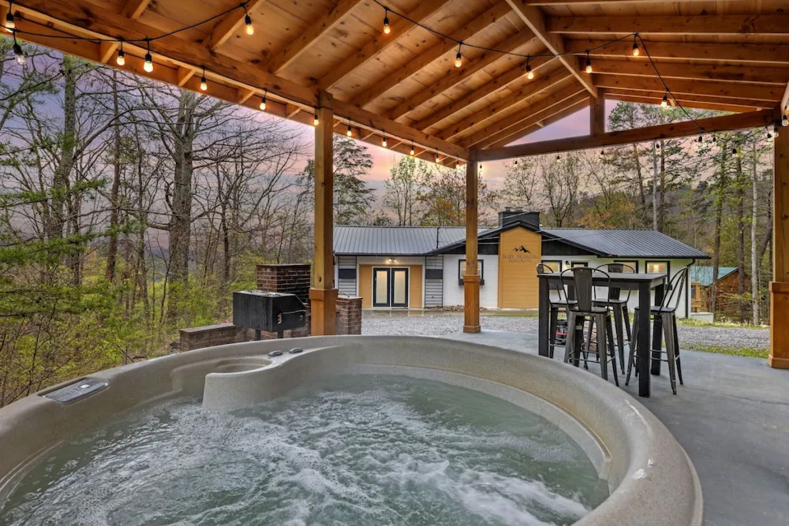 Bluff Mountain Bungalow 4 Bedroom Home by RedAwning