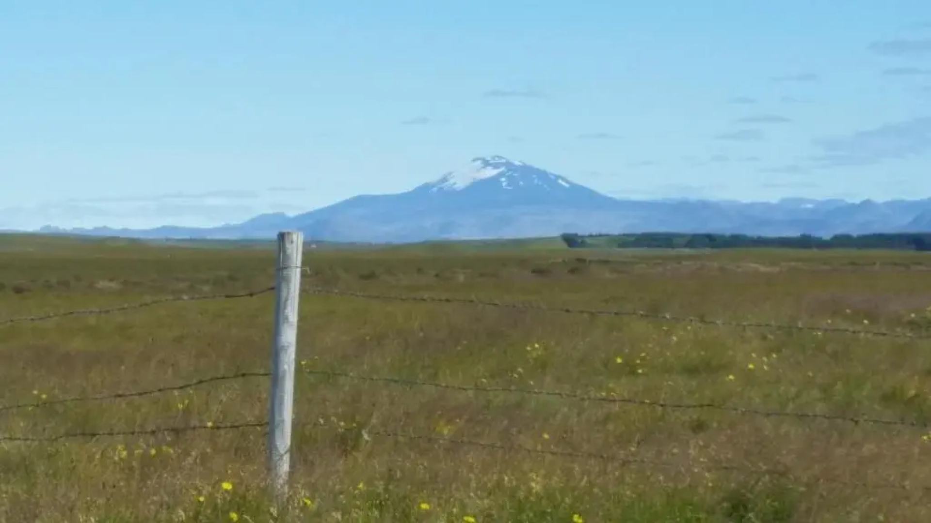 Hekla Cabin 1 Volcano and Glacier View