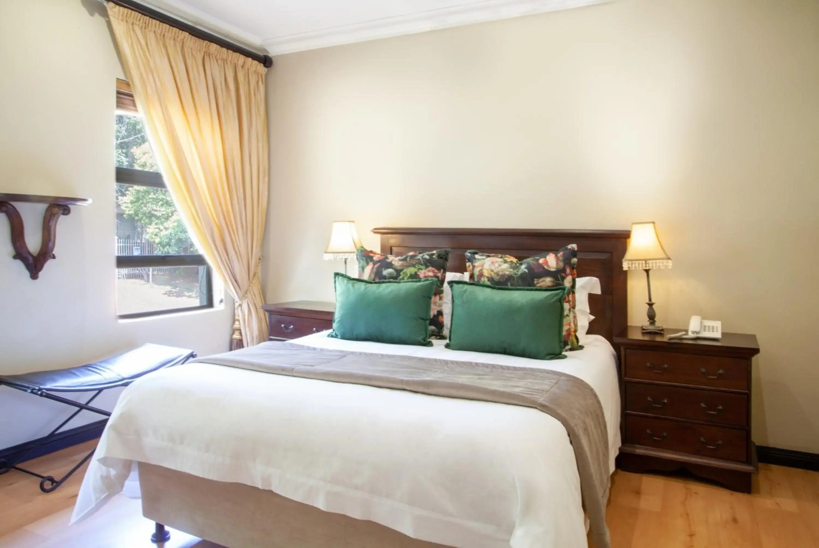 InnJoy Boutique Hotel