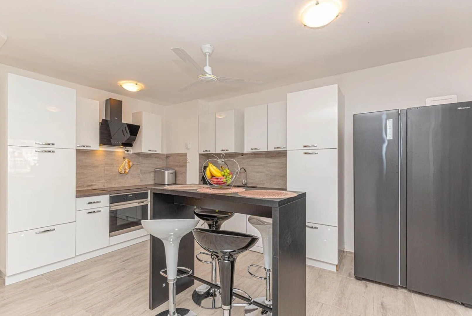 Amazing Home in Grebastica With Wifi and 4 Bedrooms