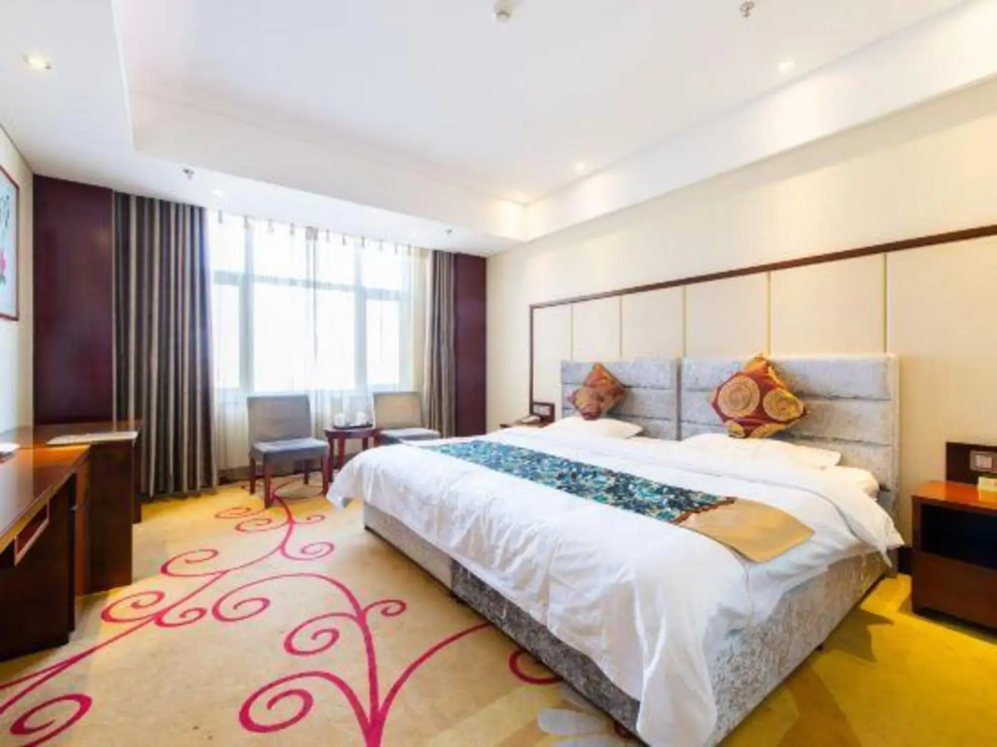 Shixing Hotel