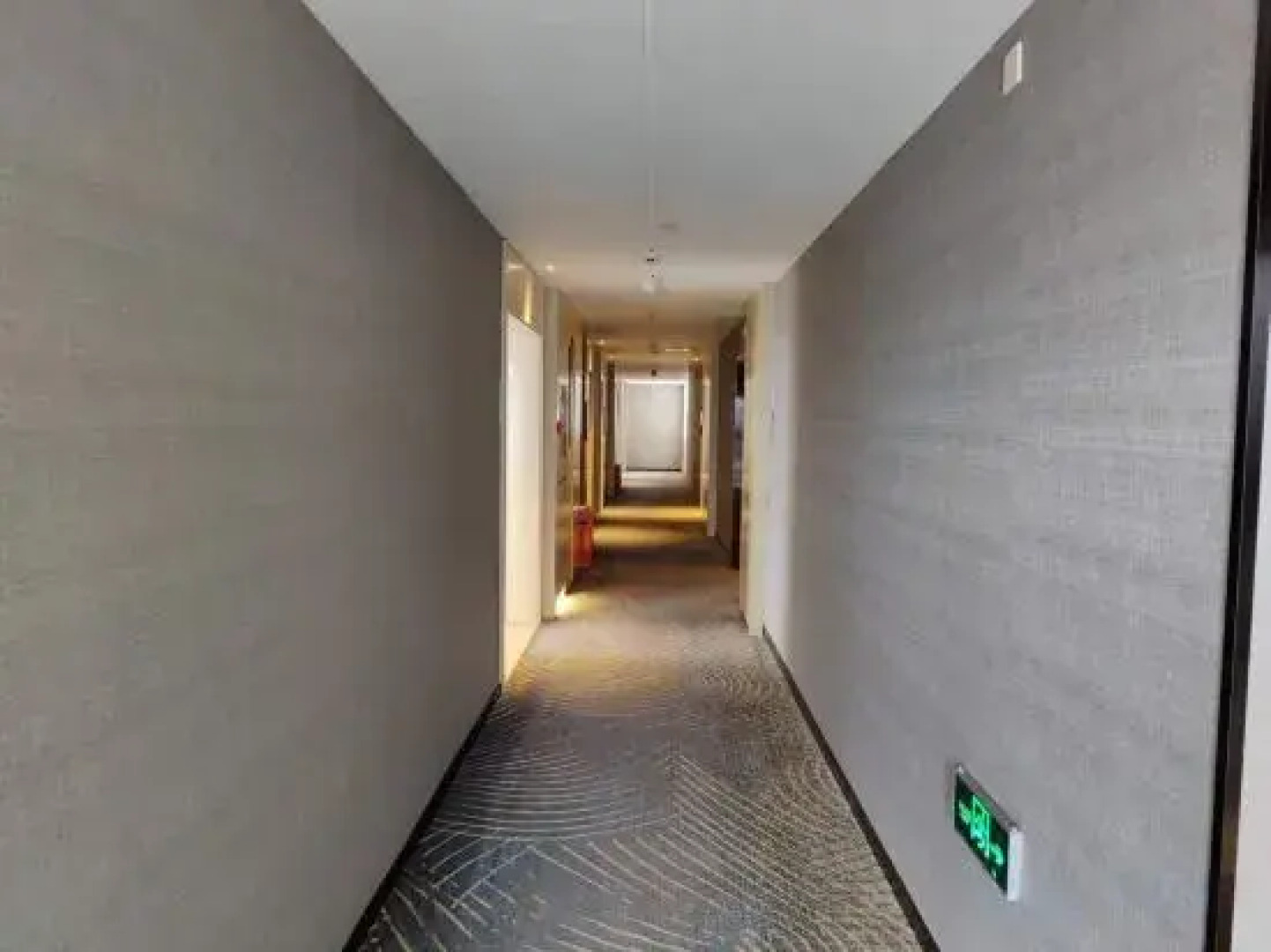 Echarm Hotel (Guigang Pingnan Central Square)