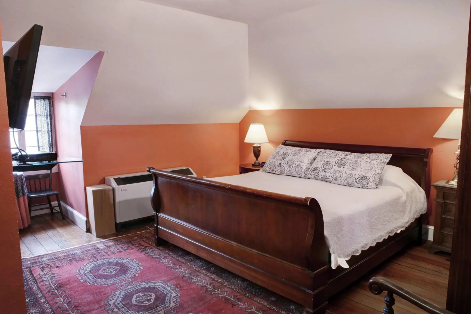 200 South Street Inn