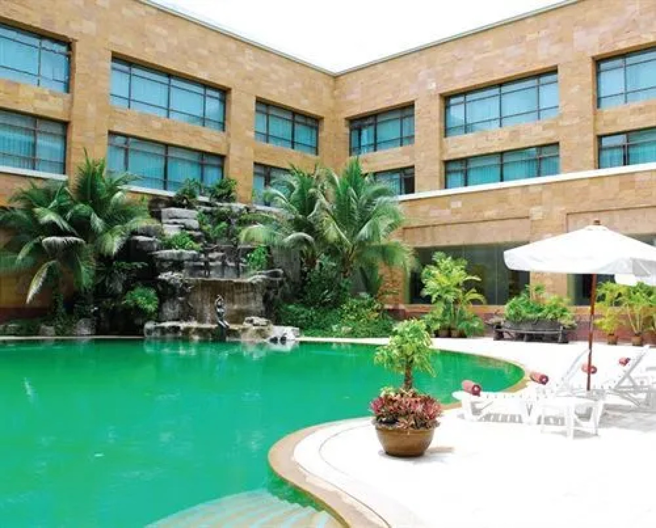 Iyara Lake Hotel & Resort