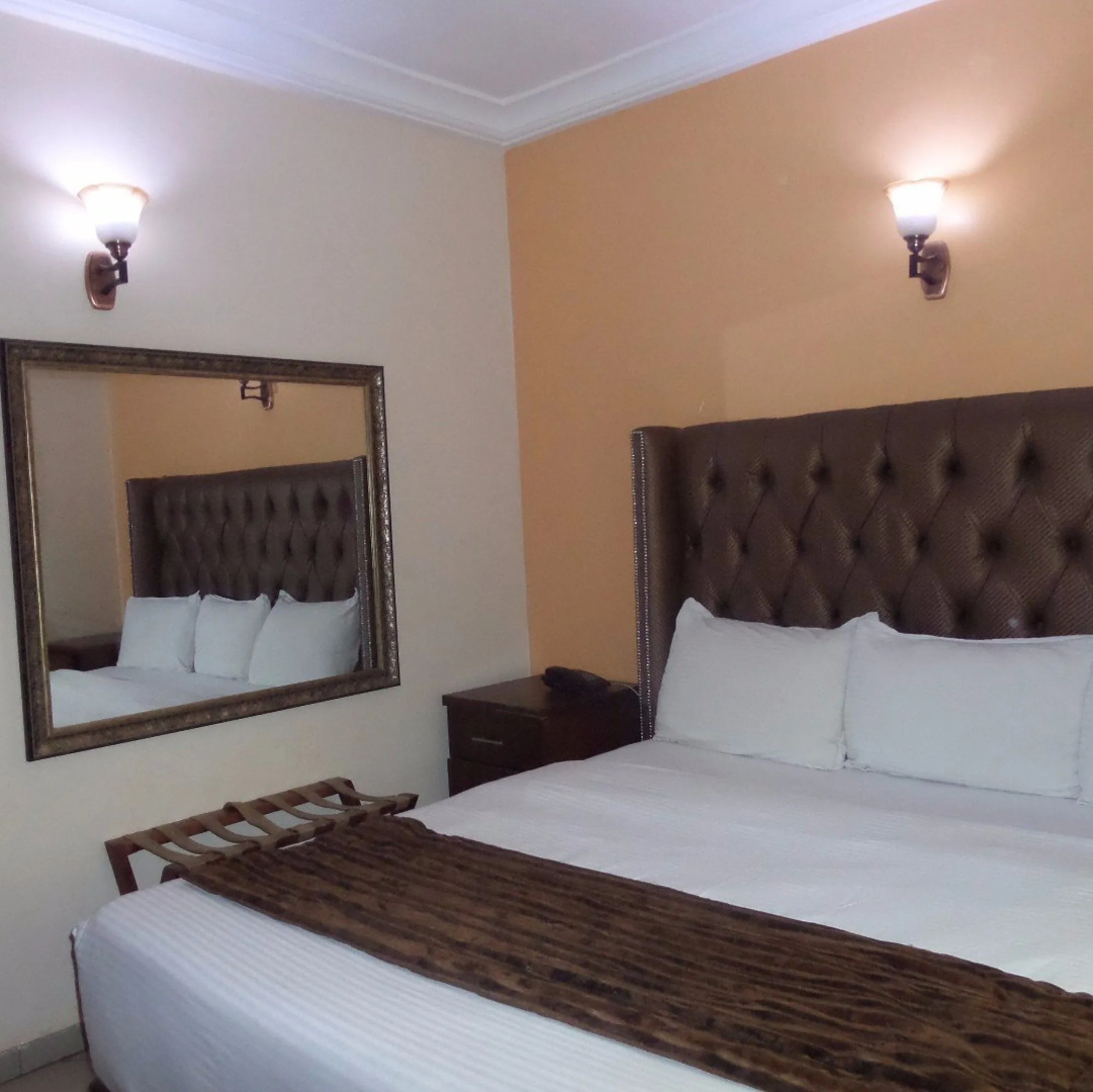 Sugarland Hotel & Suites