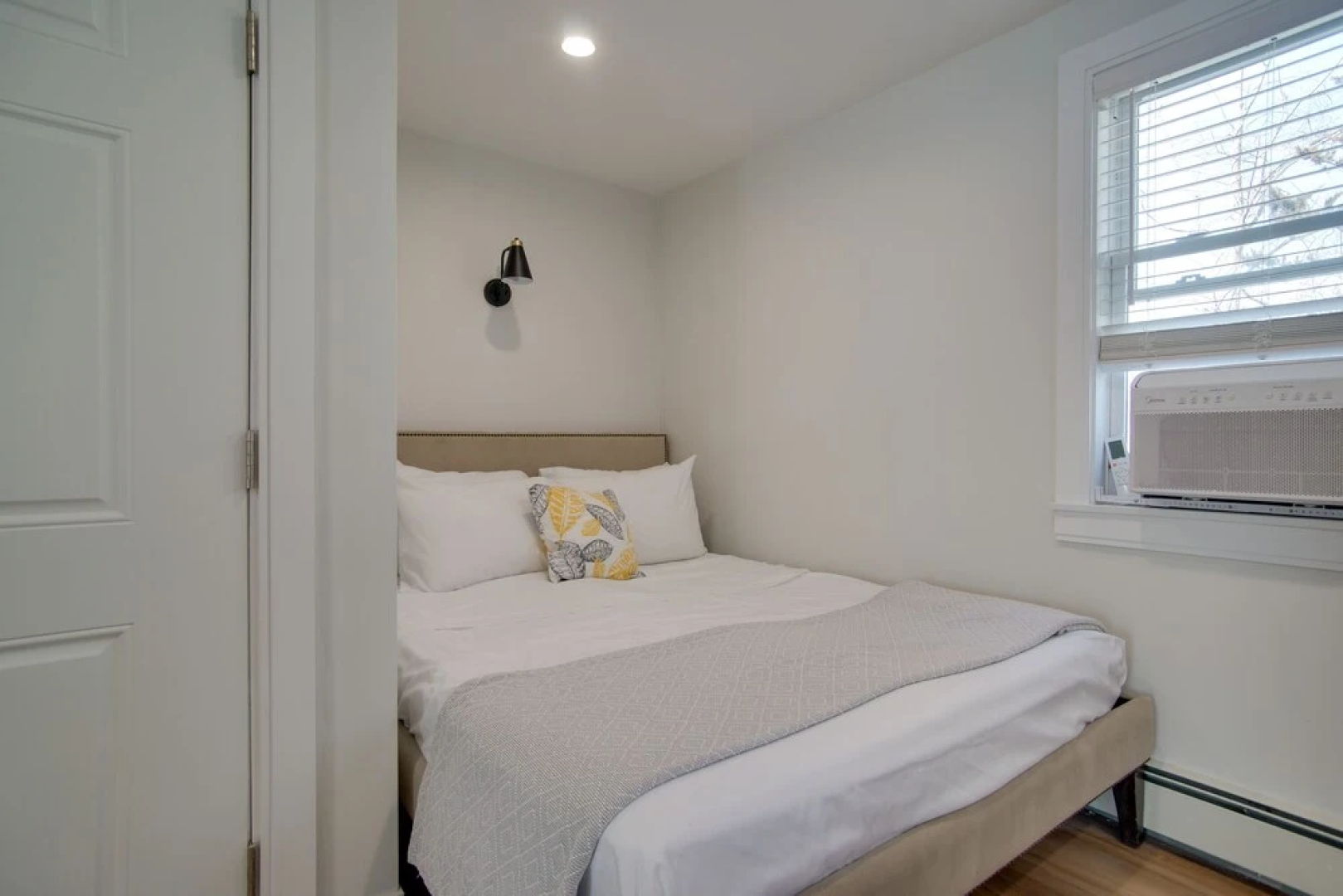 Cozy Falmouth Studio ~ 2 Mi to Beach & Dining