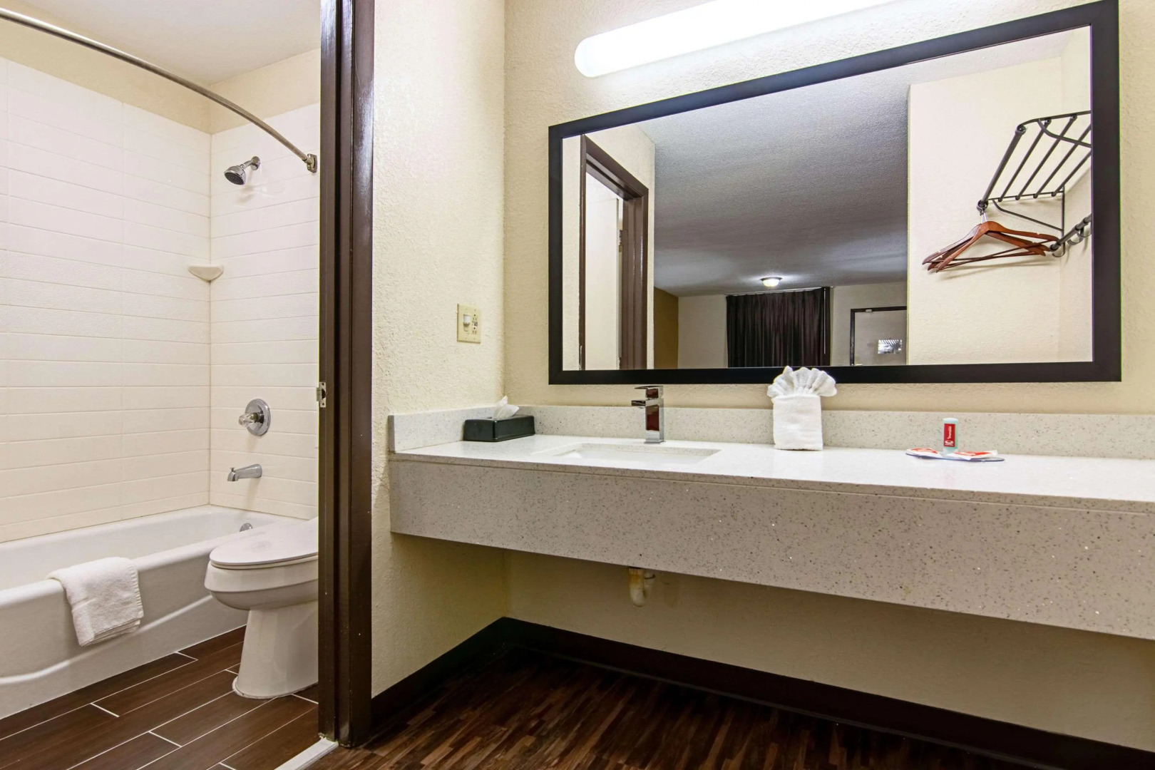 Econo Lodge Inn & Suites Matthews - Charlotte