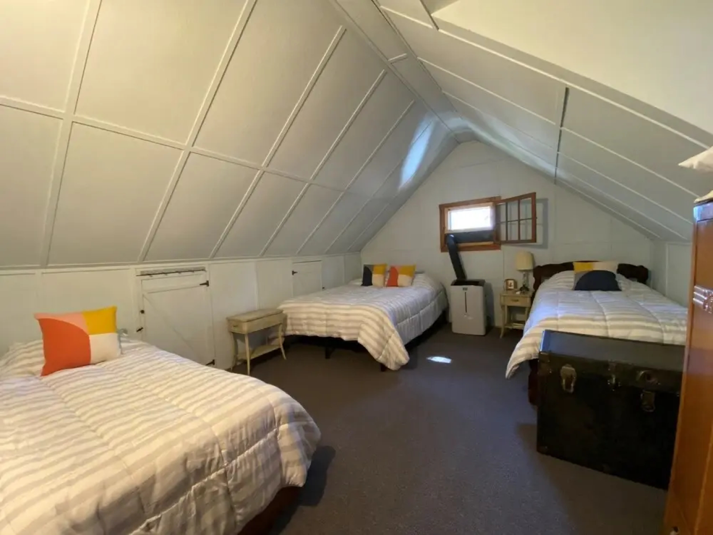 The Nest 4 Bedroom Cabin by Redawning