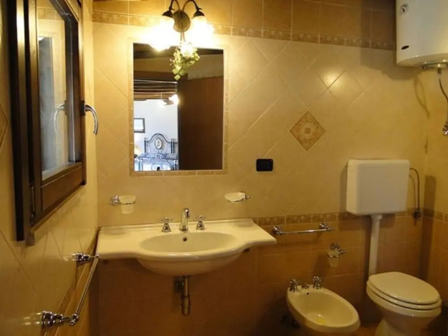 Vibrant Holiday Home in Matino With Swimming Pool