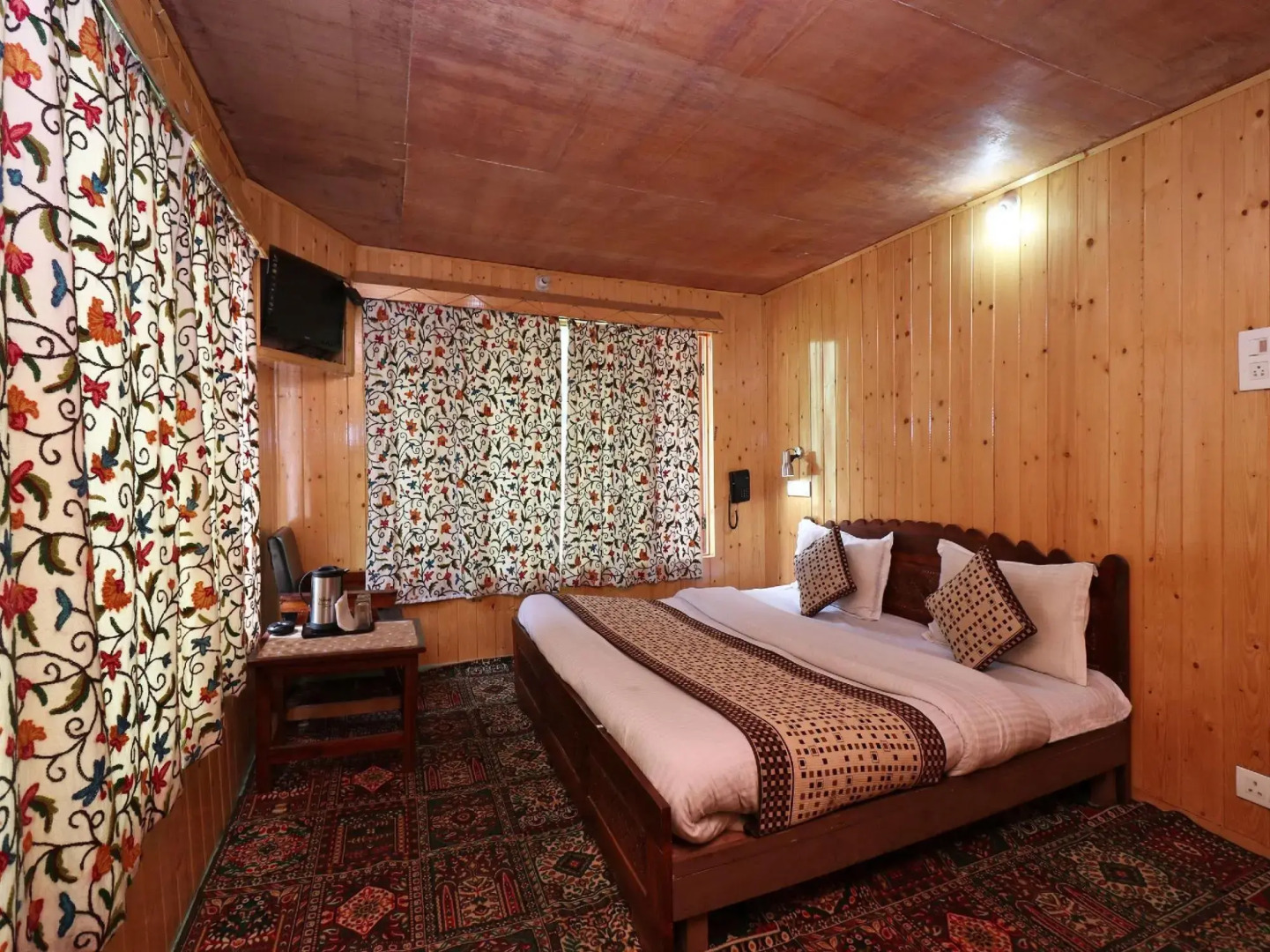 Oyo 18770 Hotel Indian Palace