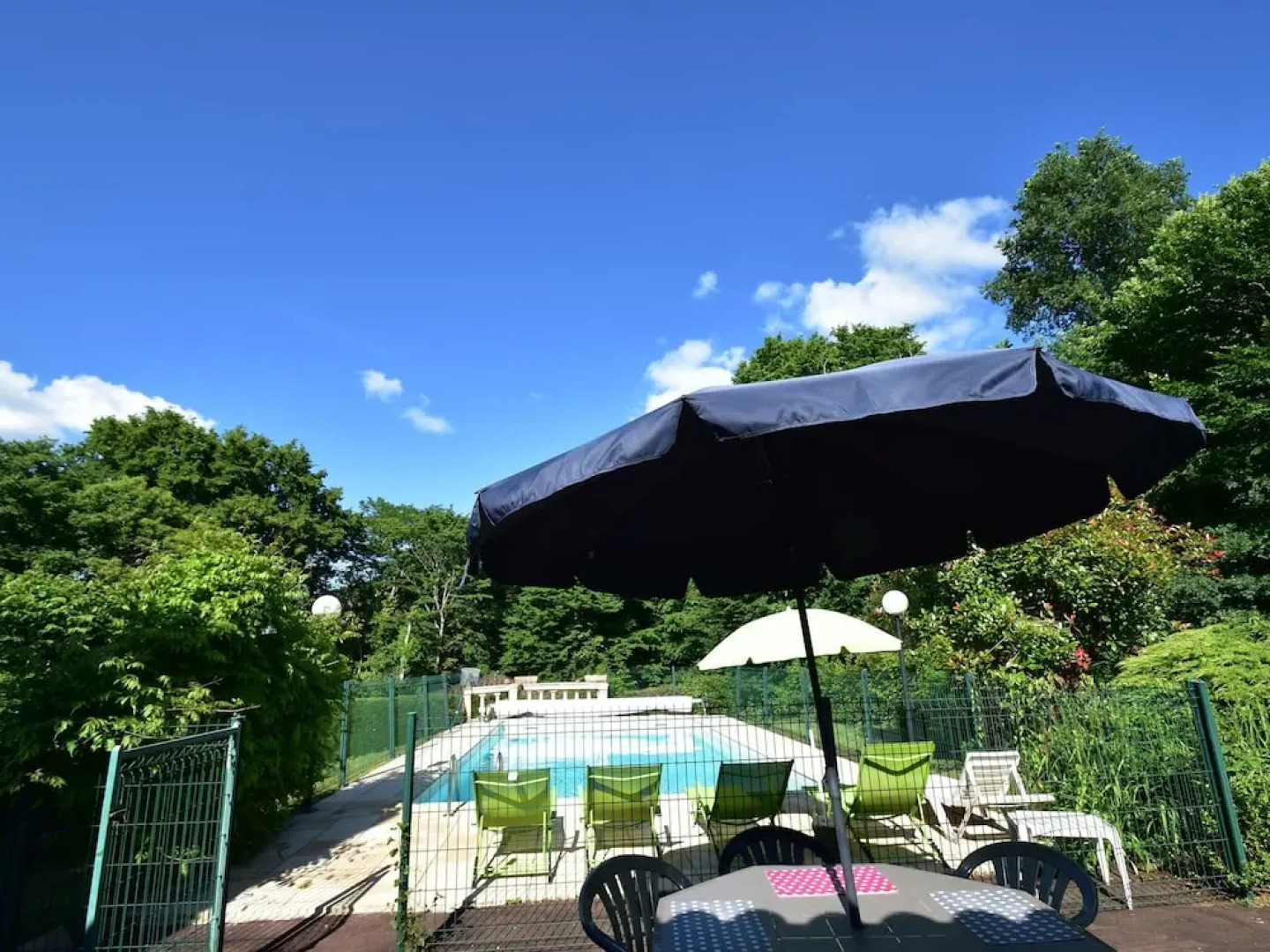 Gorgeous Villa in St. Julien-de-lampon With Private Pool & Centre Nearby