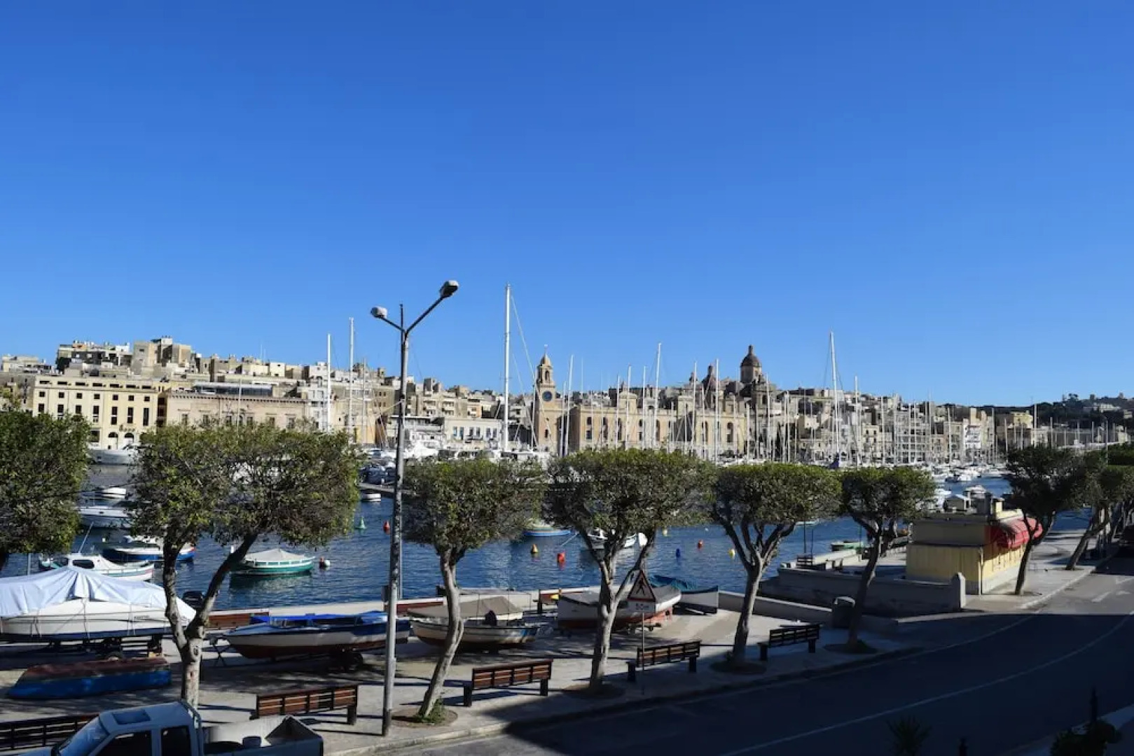 Senglea Seafront Apartment
