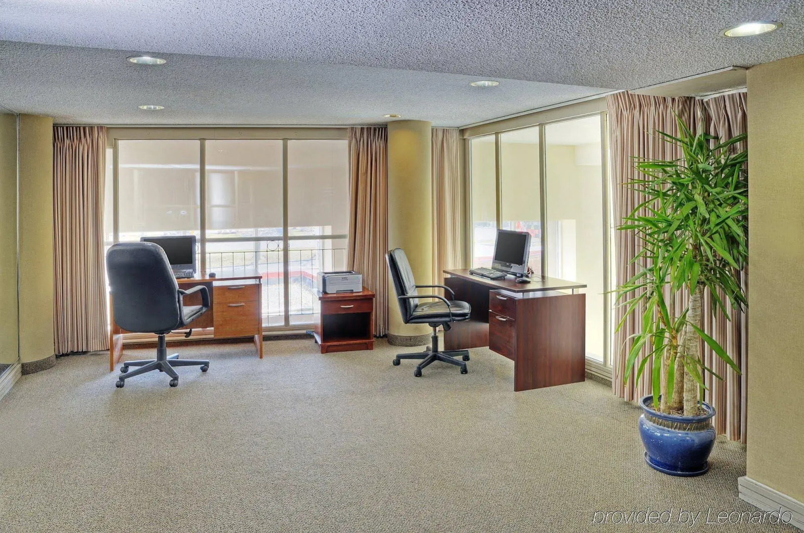 Holiday Inn Hotel & Suites London by IHG