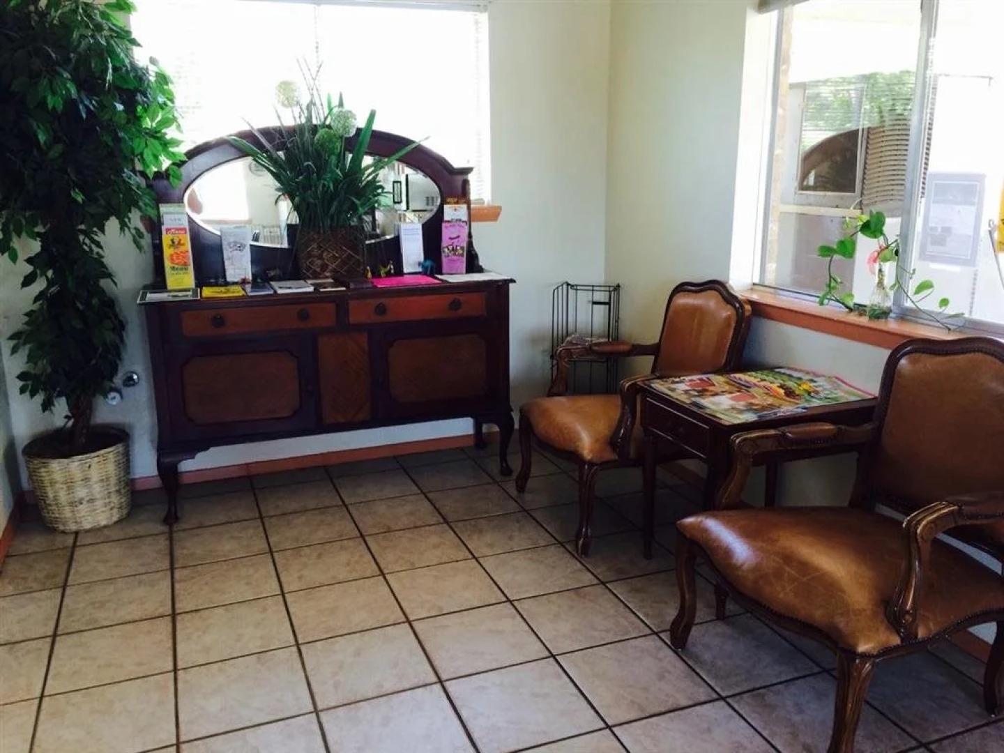 Glen Rose Inn and Suites