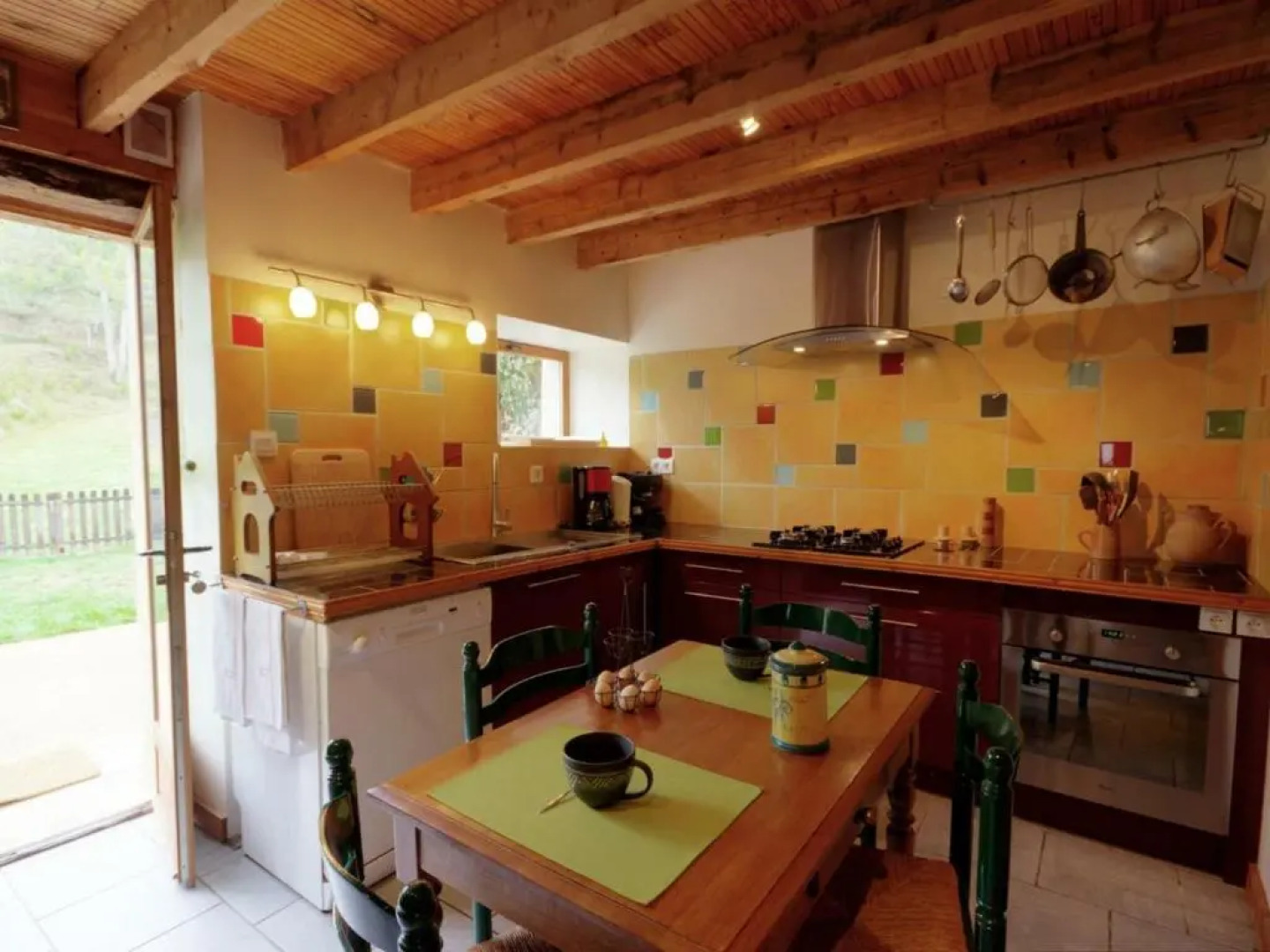 Gîte Saint-André-d'Apchon, 1 pièce, 2 personnes - FR-1-496-23