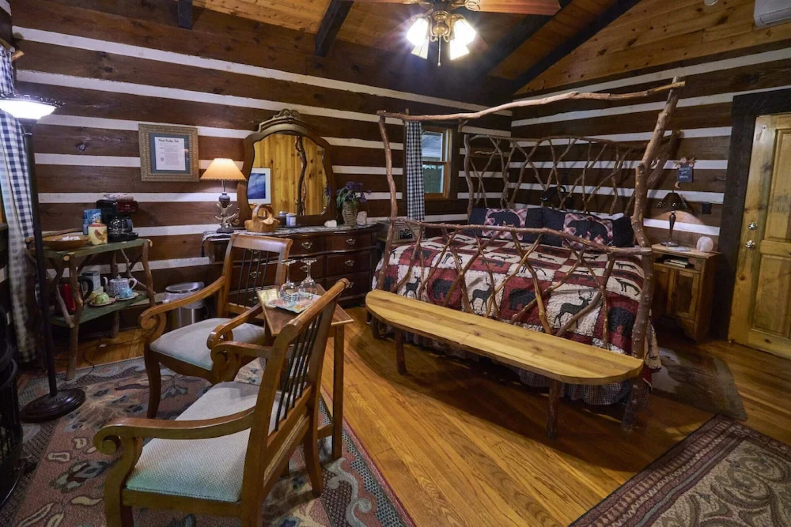 Creekwalk Inn and Cabins