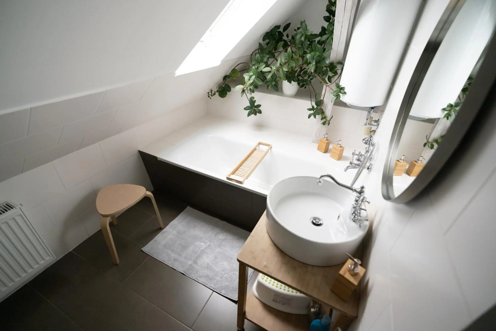 Apartment 27