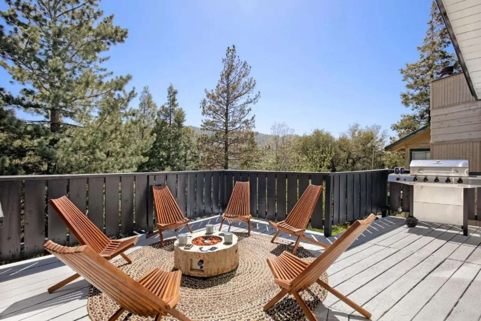 The Matterhorn Manor by Avantstay Harry Potter Inspired A-frame Home w/ Hot Tub & Views