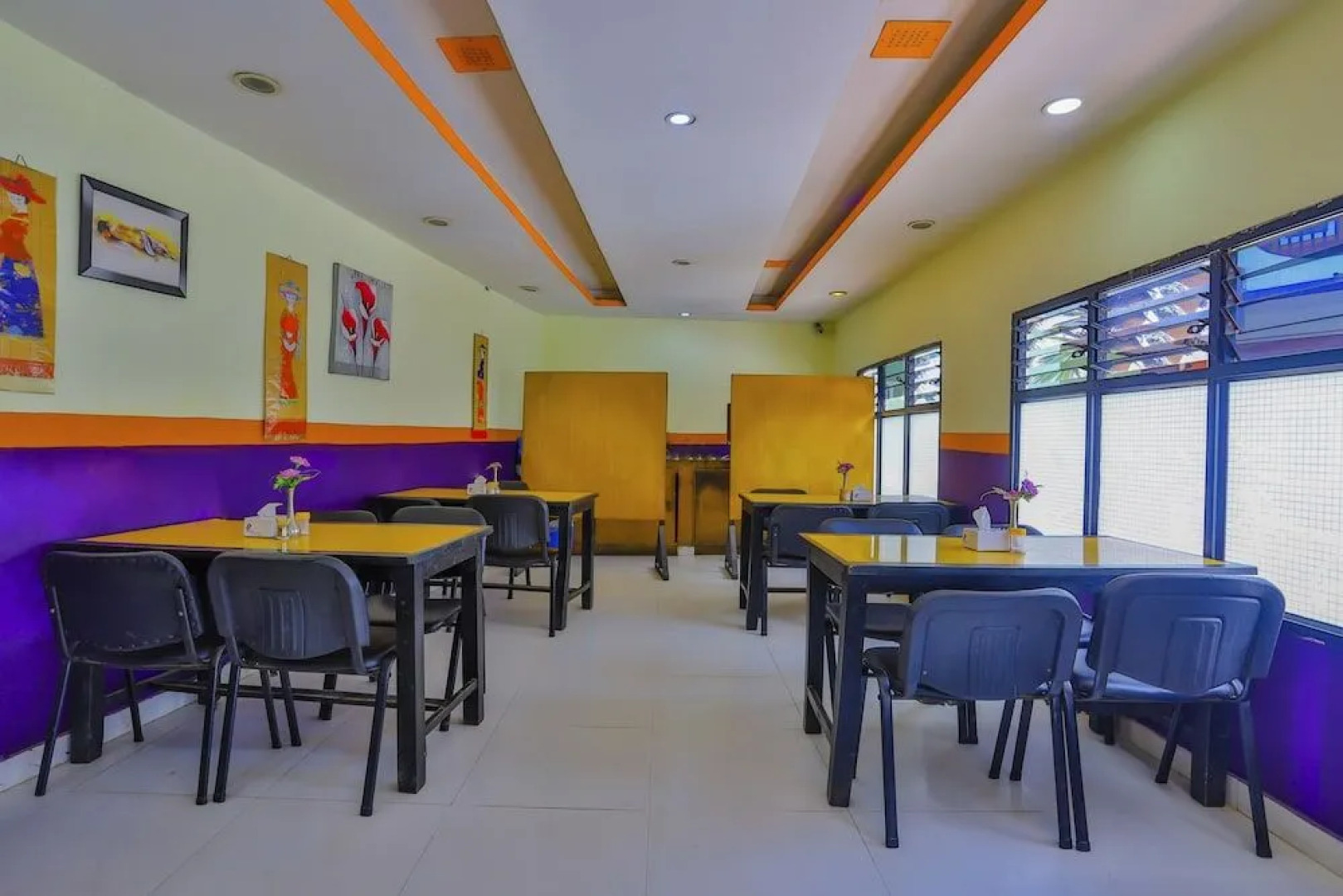 Oyo 472 Hotel Tapowan And Restaurant