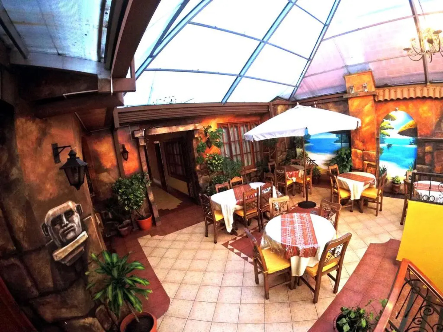 Las Brisas Centro Hotel