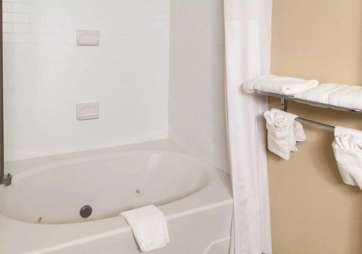 Comfort Inn & Suites LaGrange East