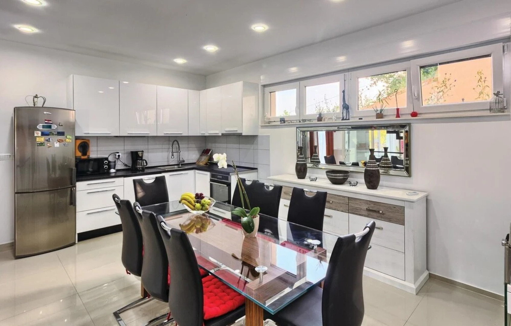 Awesome Home in Lokva Rogoznica With Sauna, Wifi and 4 Bedrooms