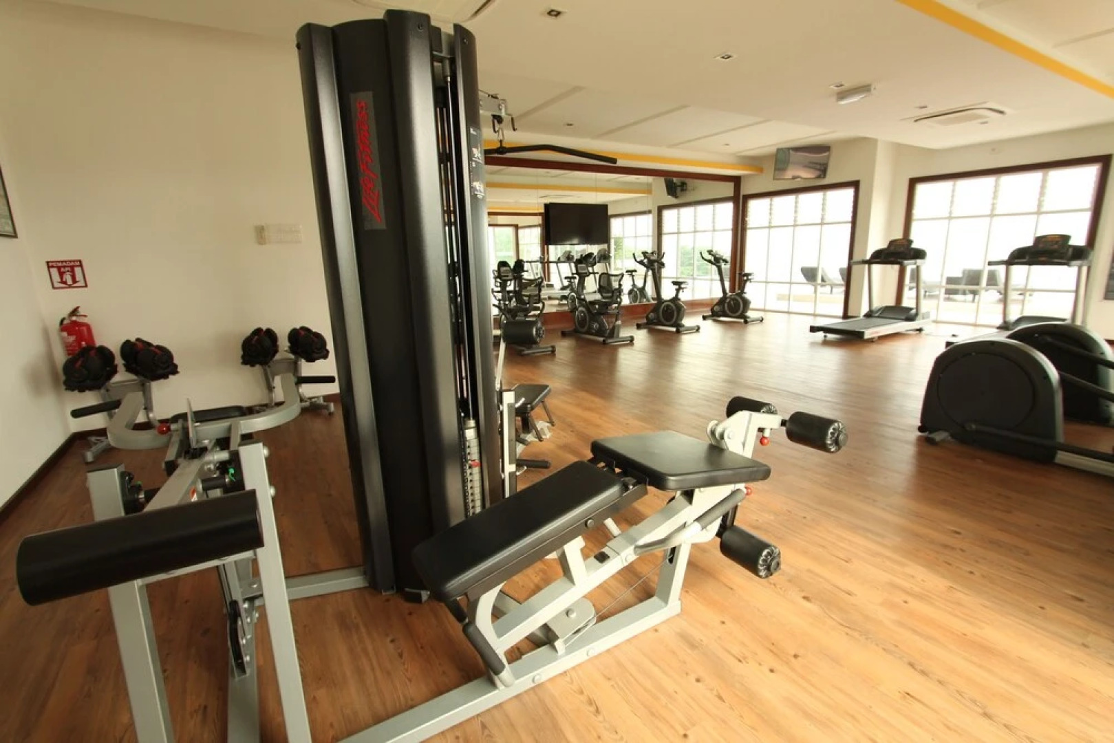 Ian's Majestic Condo