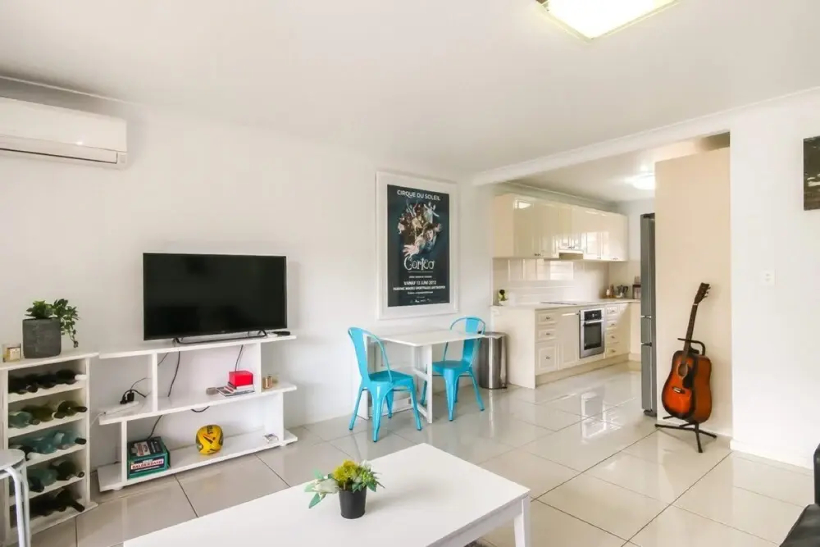Contemporary 2 Bedroom Beachfront Apartment