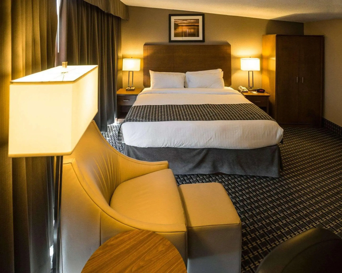 Clarion Lakeside Inn & Conference Centre