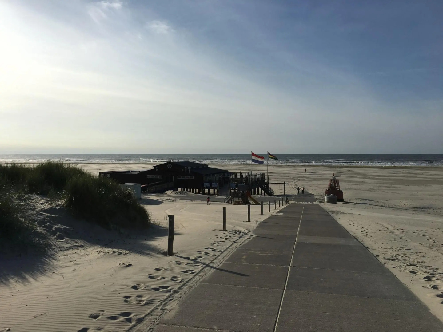 Comfortable Apartment With a Smart TV Near the Beach