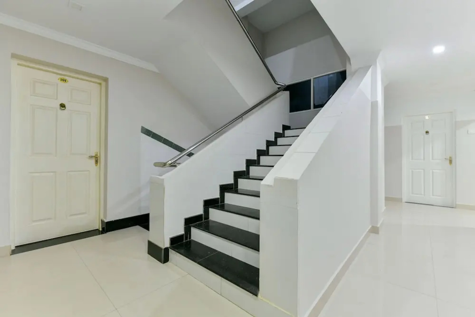 OYO 16532 Anchor House Hotel