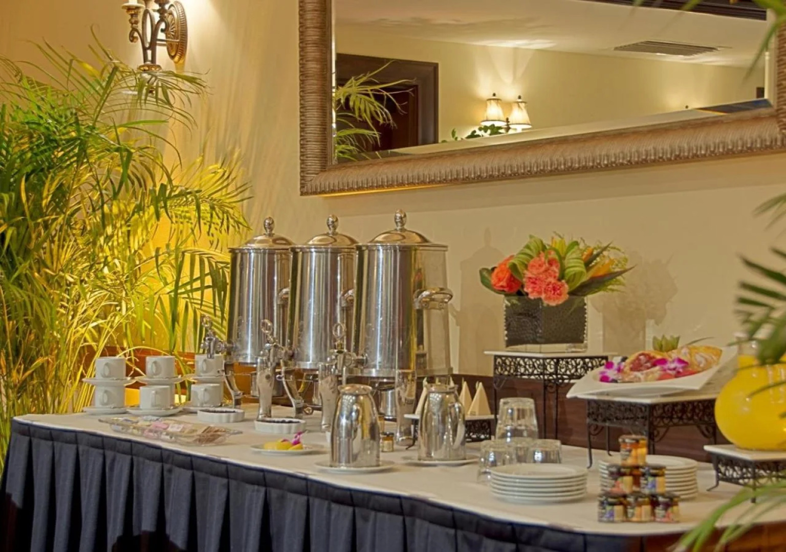 Jupiter Beach Resort & Spa