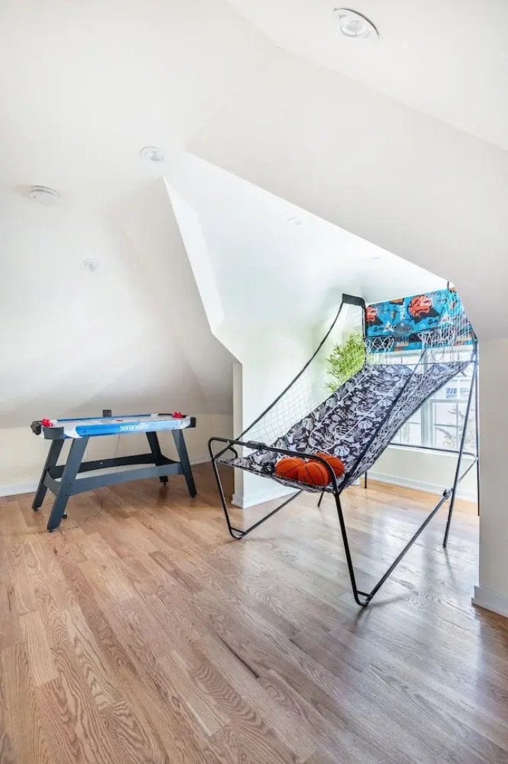 3BR Prime Luxury near NYC w Arcade Room
