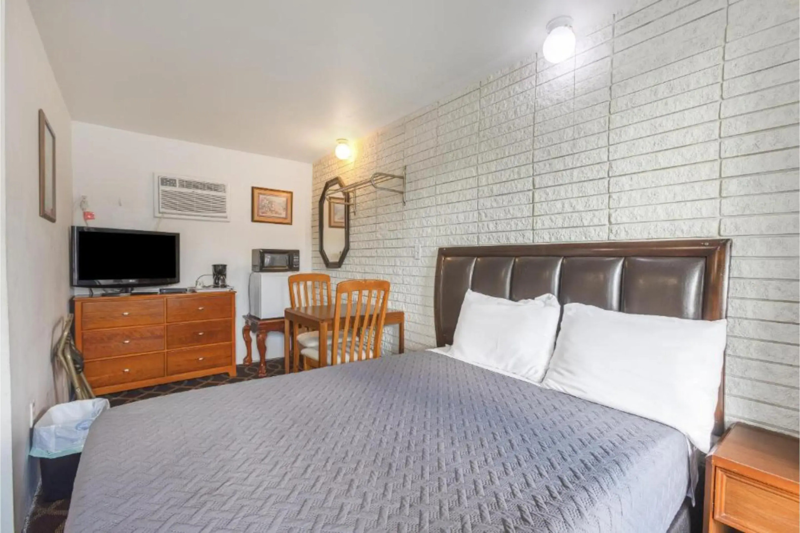 Sonrise Inn Lincoln Hwy By OYO