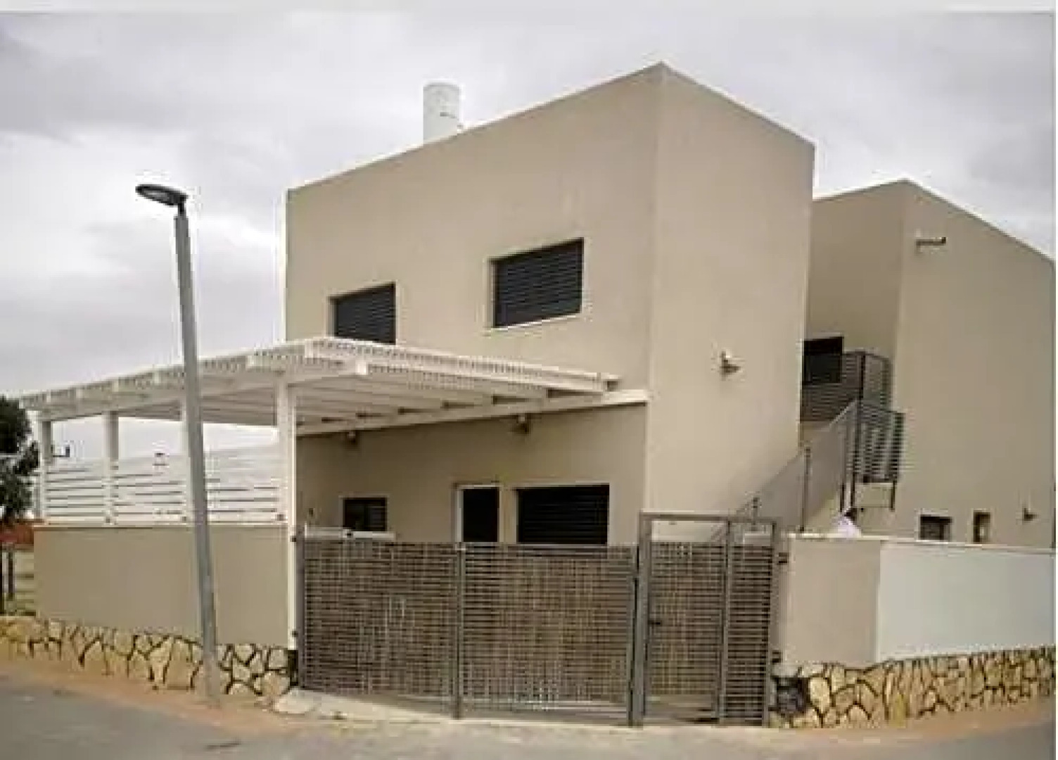 Levana in the Desert