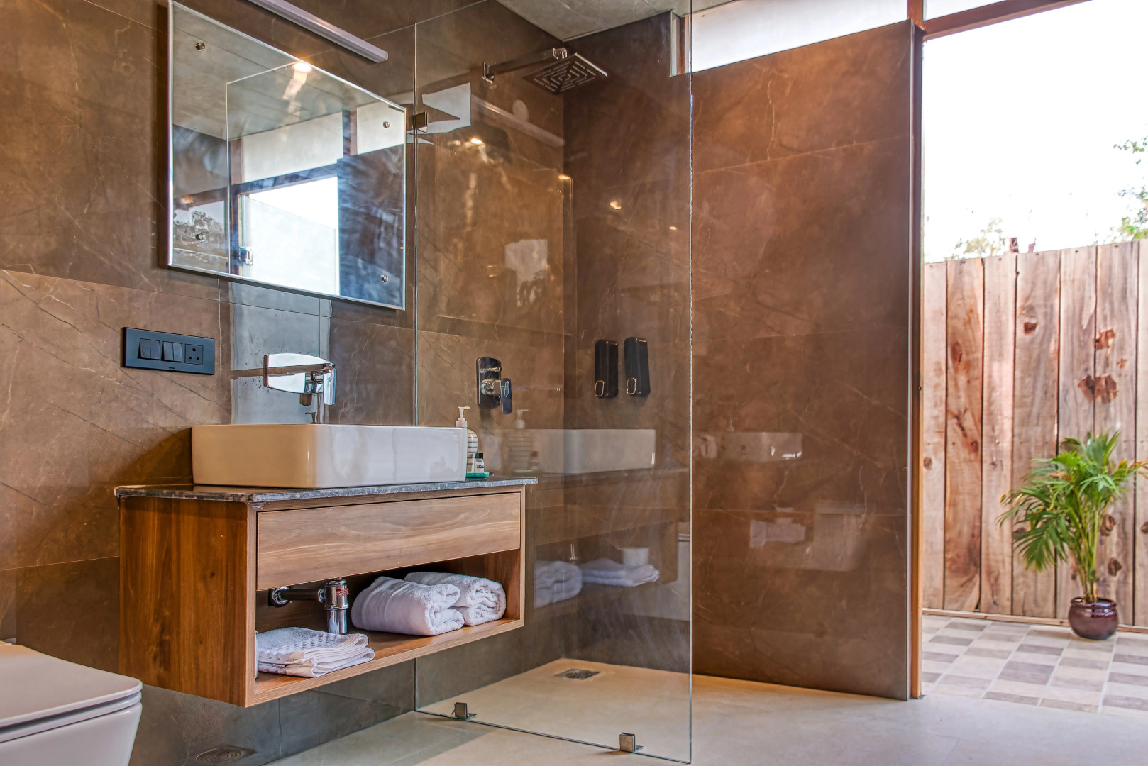 Pumpkin Hotel's Tusk N Woods