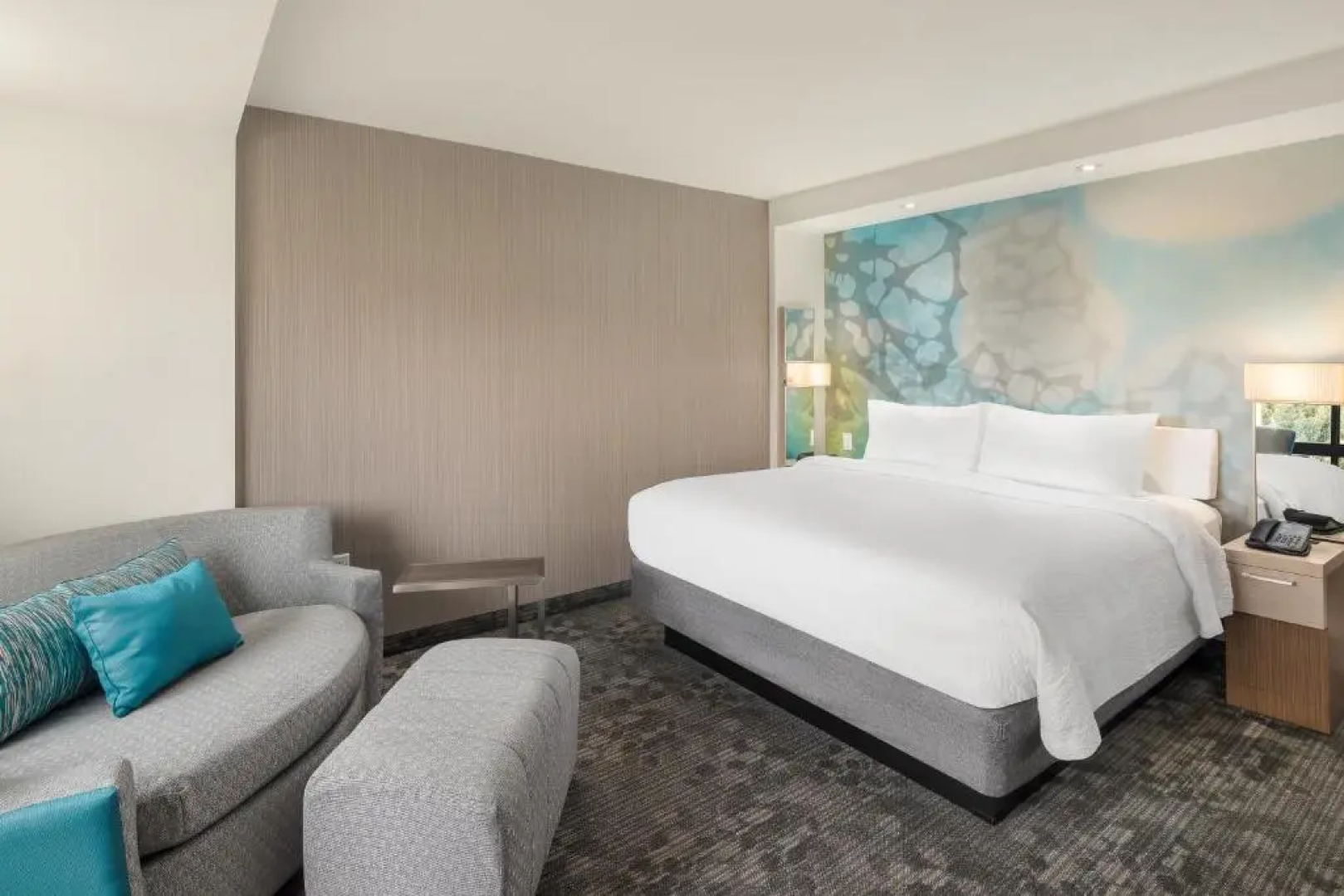Courtyard by Marriott Albion