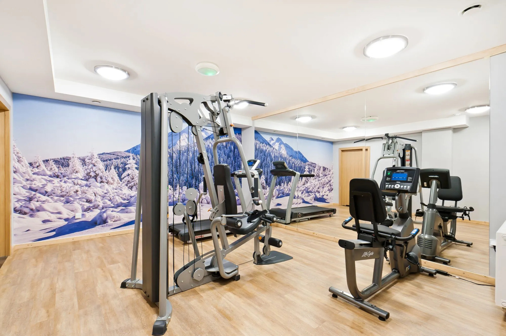 Sun & Snow Resorts Lipki Park