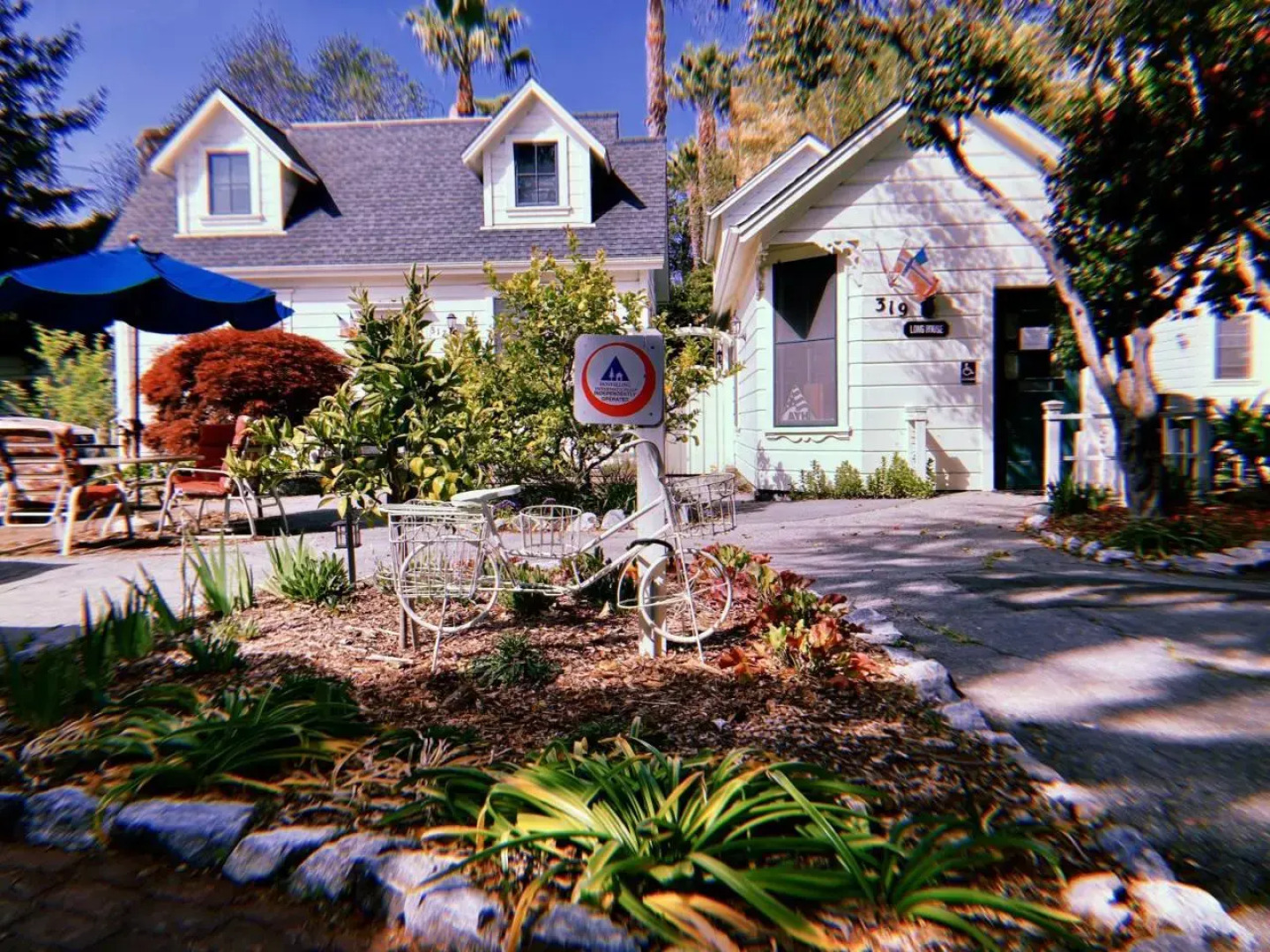 HI Santa Cruz Hostel